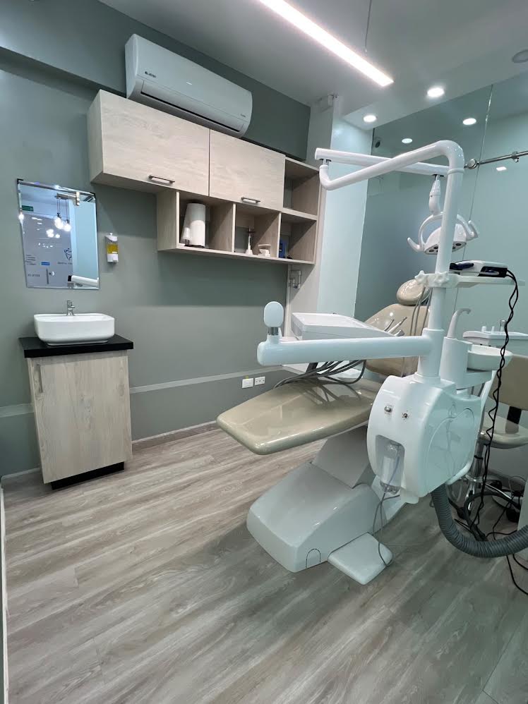 Sala de tratamiento con unidad dental de última generación